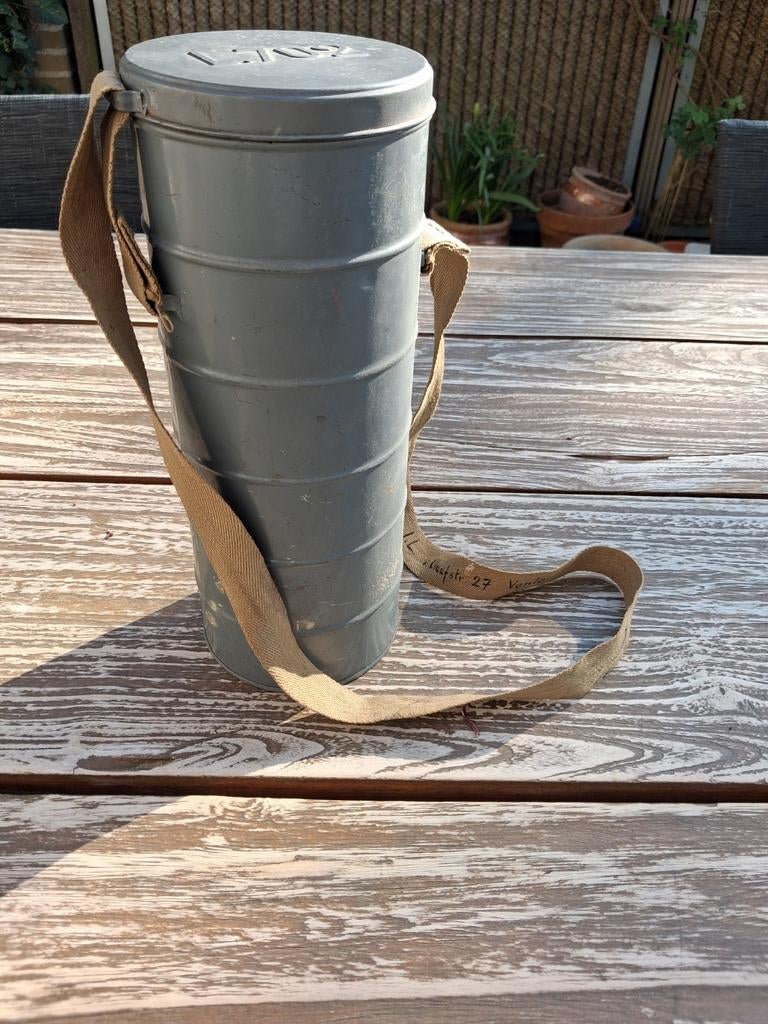Gasmasker uit 1939, in originele bewaarbus, Ophalen, Nederland
