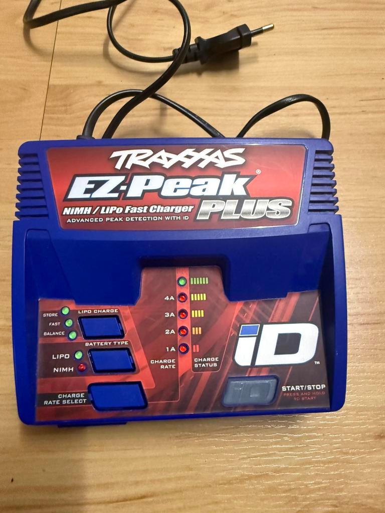 Traxxas EZ- Peak plus  lipo / Nihm snellader, Ophalen of Verzenden, Zo goed als nieuw