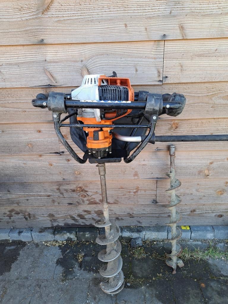 Stihl BT 131 Grondboor met 2 boren, Ophalen of Verzenden, Gebruikt, 600 watt of meer, Overige typen