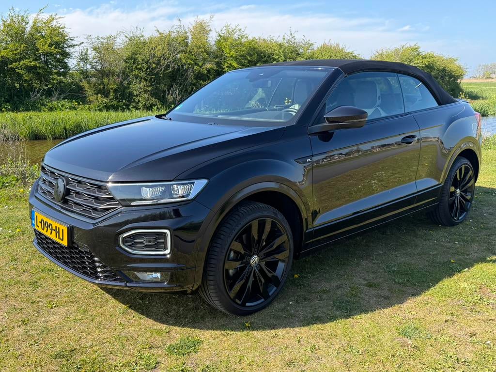 Volkswagen T-Roc 1.5 TSI 150pk 7-DSG 2020 Zwart, 4 cilinders, 4 stoelen, Zwart, 75 €/maand