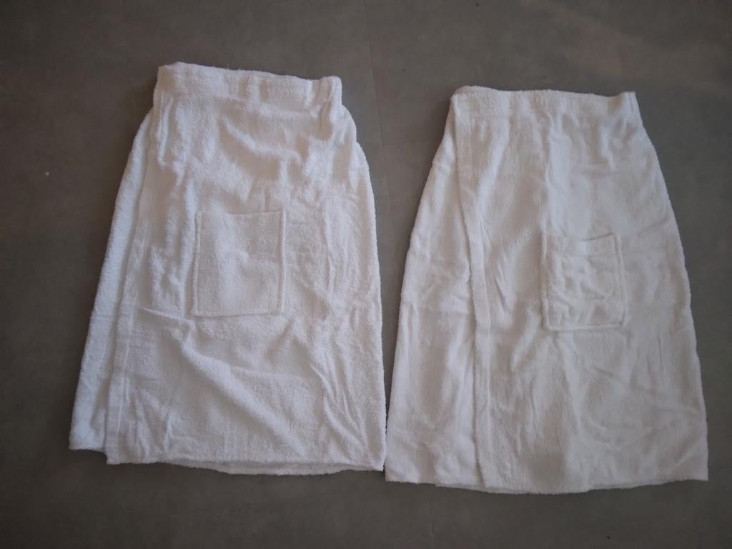 Twee nieuwe witte sauna handdoeken, Ophalen of Verzenden, Nieuw, Wit, Handdoek