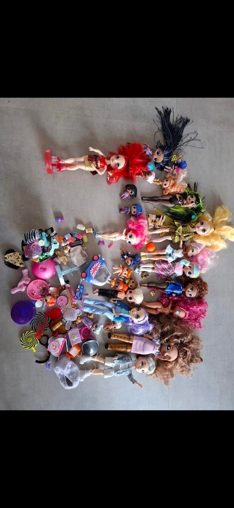 Grote collectie L.O.L. Surprise en Rainbow High poppen, Kinderen en Baby's, Speelgoed | Poppen, Ophalen of Verzenden, Gebruikt
