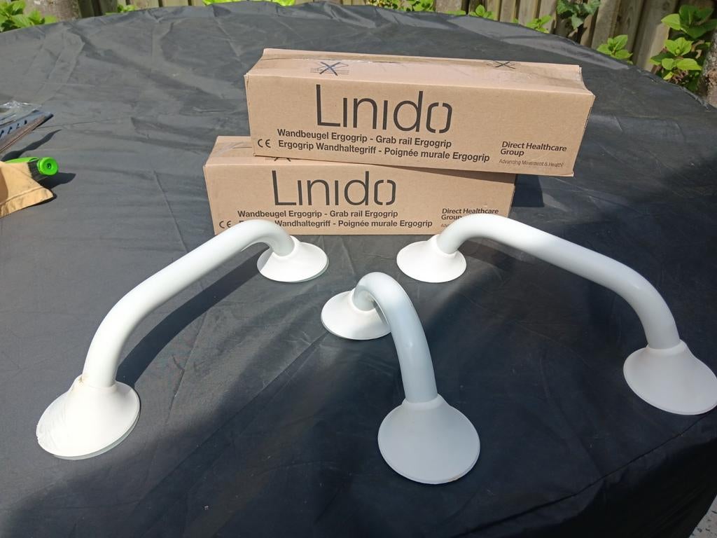 Luxe wandbeugels. Merk is linido.  Kleur wit, Ophalen, Nieuw, Wit