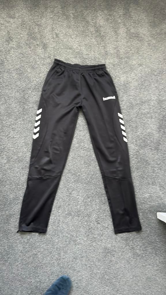 Hummel maat s trainingsbroek, Kleding | Heren, Sportkleding, Ophalen of Verzenden, Zo goed als nieuw, Zwart, Voetbal