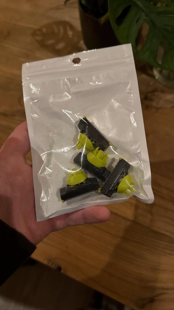 Oneblade mesjes - Nieuw - 4 stuks, Witgoed en Apparatuur, Persoonlijke-verzorgingsapparatuur, Ophalen of Verzenden, Nieuw, Scheren en Epileren