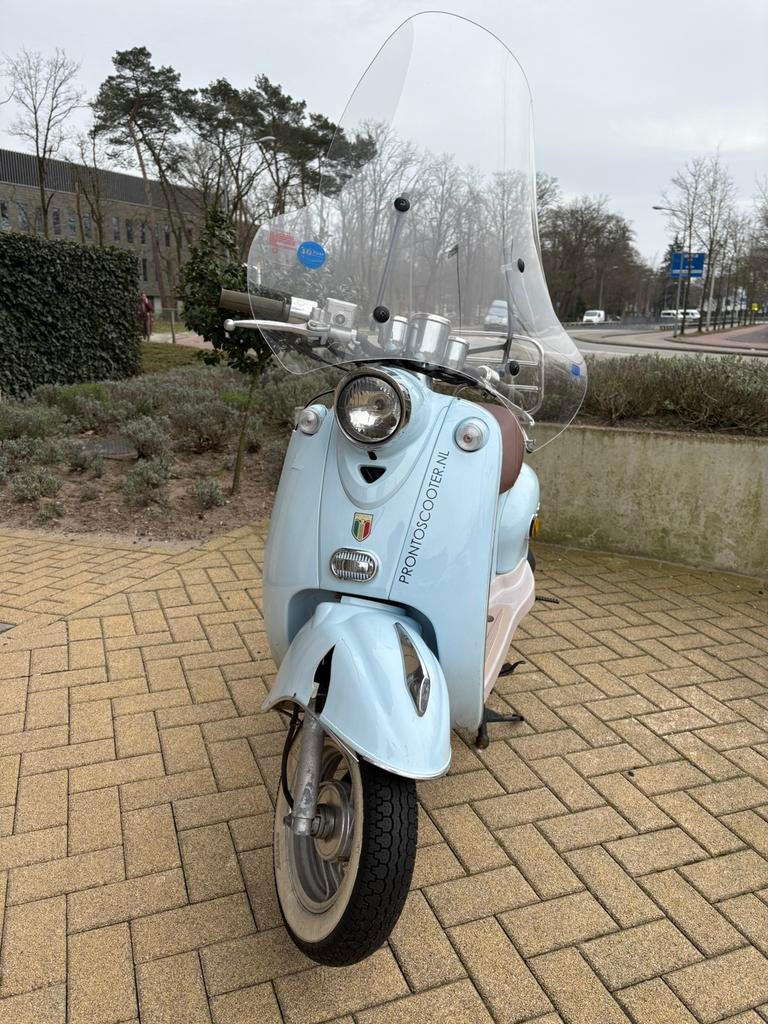 Santini scooter, Ophalen, Zo goed als nieuw, Benzine