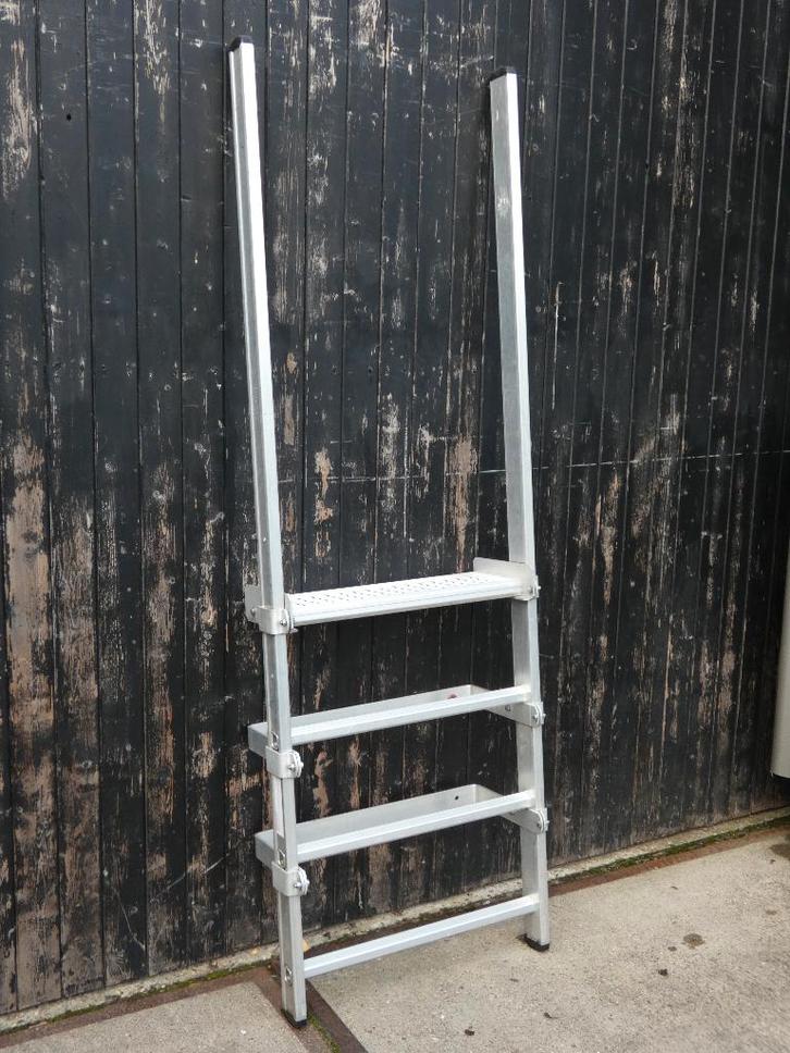 Aluminium vluchtladder, Doe-het-zelf en Verbouw, Ladders en Trappen, Zo goed als nieuw, Ladder, Minder dan 2 meter, Ophalen