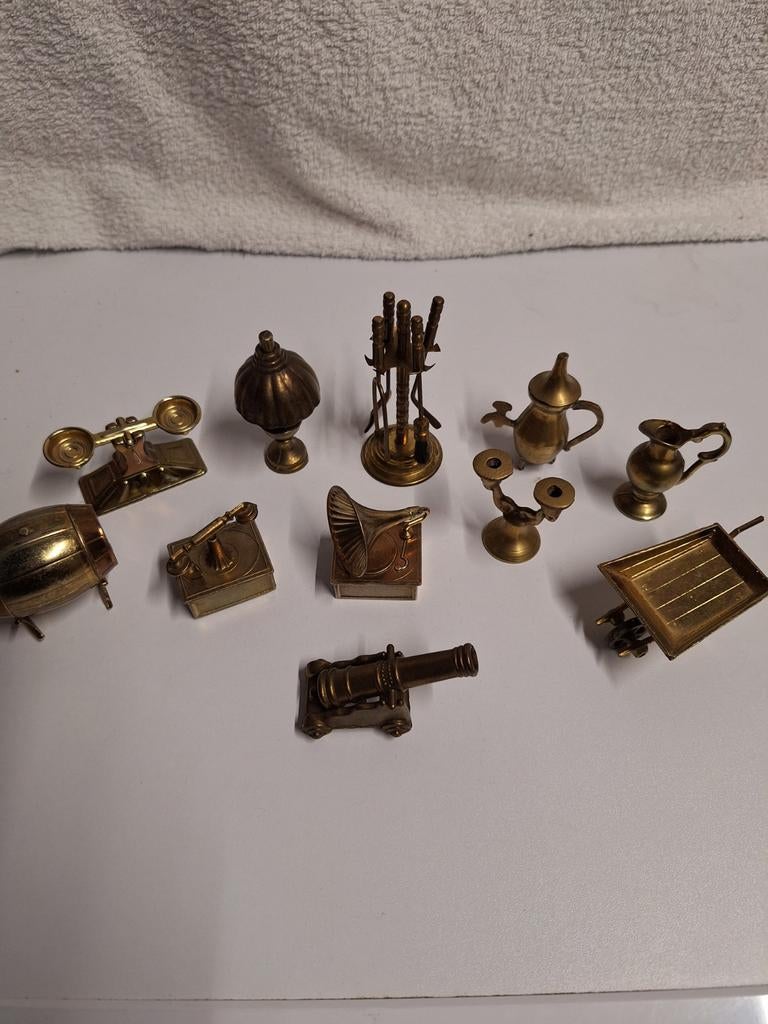 Diverse koperen miniaturen, o.a. kanon, telefoon, haardstel., Antiek en Kunst, Ophalen of Verzenden