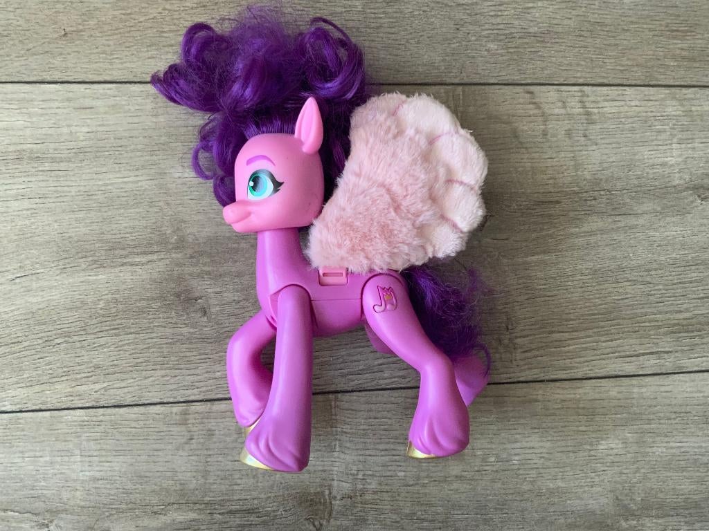 My Little Pony A New Generation Singing Star Princess Petals, Ophalen of Verzenden, Zo goed als nieuw