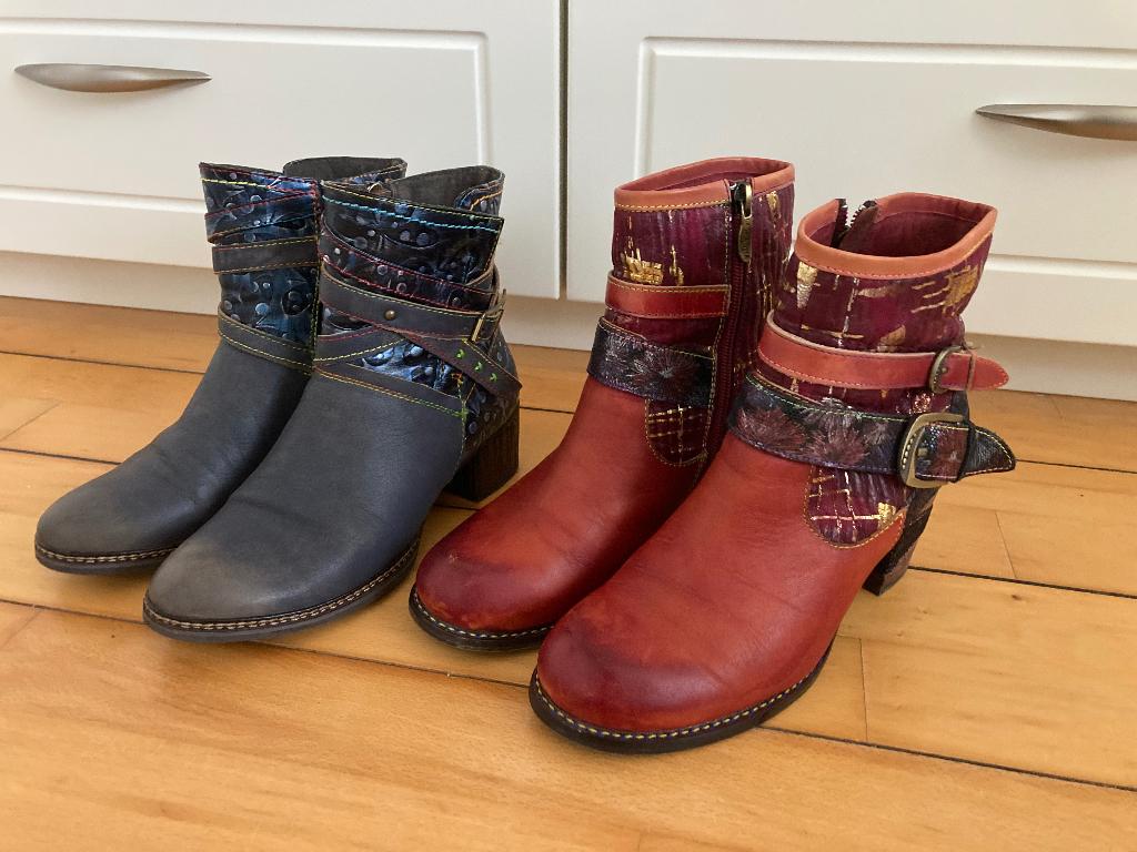 Laura Vita, Kleding | Dames, Blauw, Lage of Enkellaarzen, Ophalen of Verzenden, Gedragen