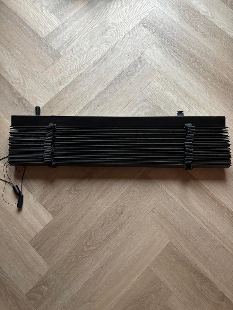 Houten jaloezieën Veneta zwart met nerf, Tuin en Terras, Ophalen, Zo goed als nieuw