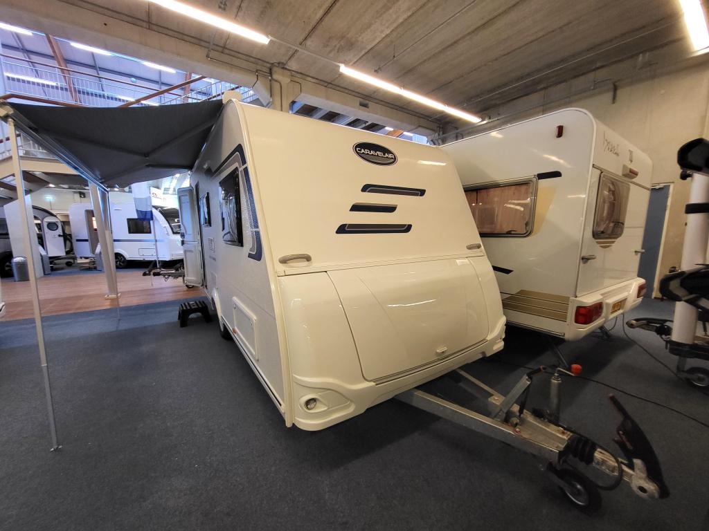 Caravelair Alba Family 426; cassetteluifel, voortent, mover, Dwarsbed, Bedrijf, Treinzit, Caravelair