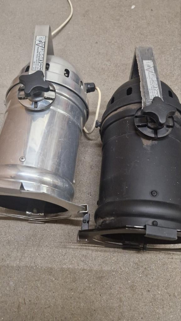 2 SkyTec spots (zilver en zwart) - Max 500W, Muziek en Instrumenten, Ophalen of Verzenden
