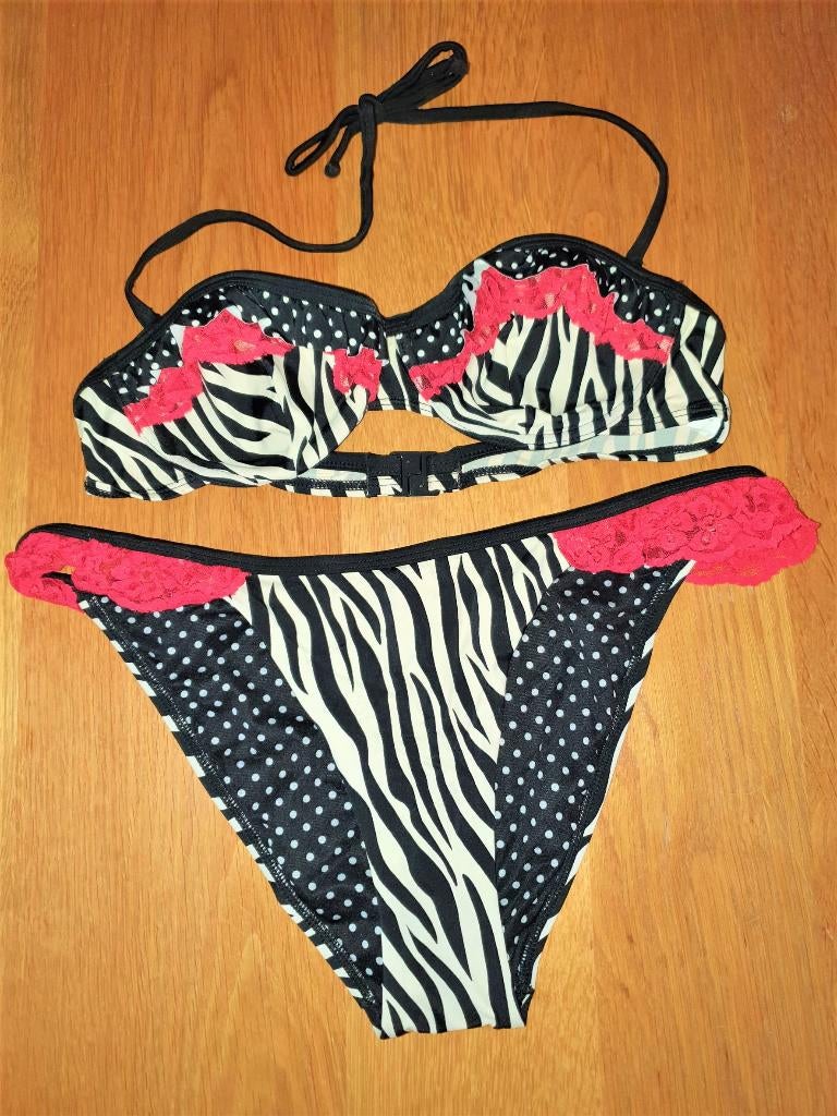 Bikini Hunkemöller mt.80A beugelmodel opvulbaar en slip mt.M, Overige kleuren, Ophalen of Verzenden, Zo goed als nieuw, Bikini