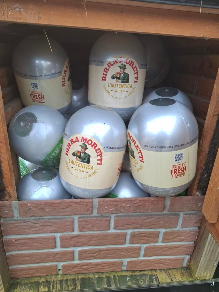 Lege bierfusten Birra Moretti en Heineken, Ophalen of Verzenden