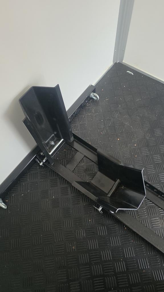 Steun voor motoren in een aanhanger, Ophalen of Verzenden, Gebruikt