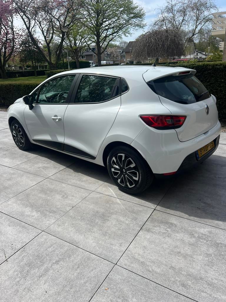 Renault Clio 0.9 TCE 66KW 5-DRS 2014 Wit, Auto's, Renault, Voorwielaandrijving, 898 cc, 40 €/maand, 540 kg
