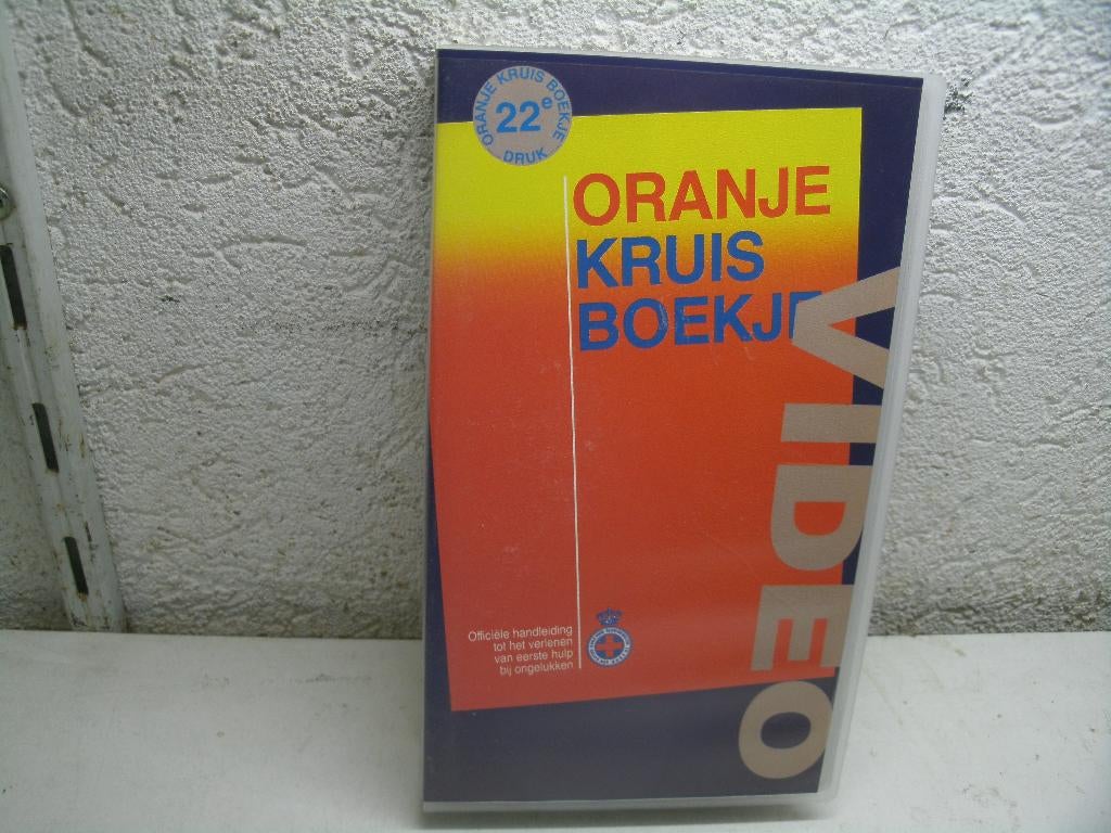 vhs 231b oranje kruis boekje, Alle leeftijden, Ophalen of Verzenden, Zo goed als nieuw