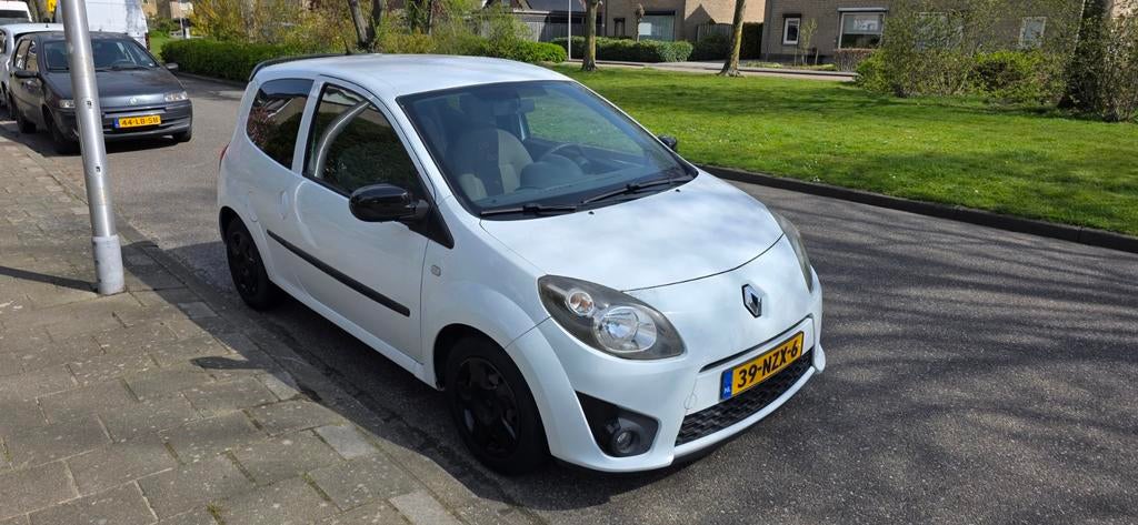 Renault Twingo 1.2 16V 2011 Wit, Auto's, Renault, 839 kg, 74 pk, 4 cilinders, 4 stoelen