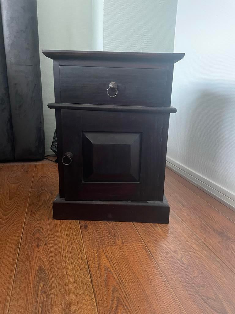 Donkerbruin nachtkastje met lade en deurtje, Ophalen, Gebruikt, Minder dan 45 cm, 55 tot 70 cm