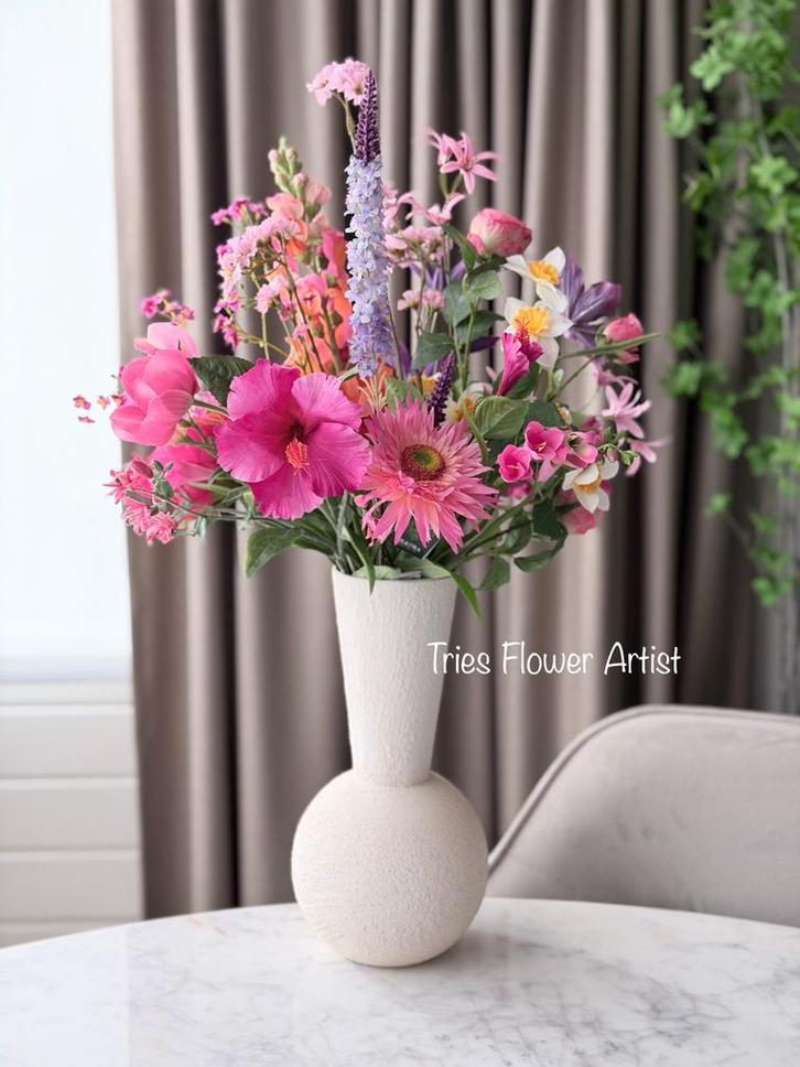 Zijden boeket inclusief vaas Nieuw, Huis en Inrichting, Woonaccessoires | Kunstplanten en Kunstbloemen, Nieuw, Binnen, Ophalen of Verzenden