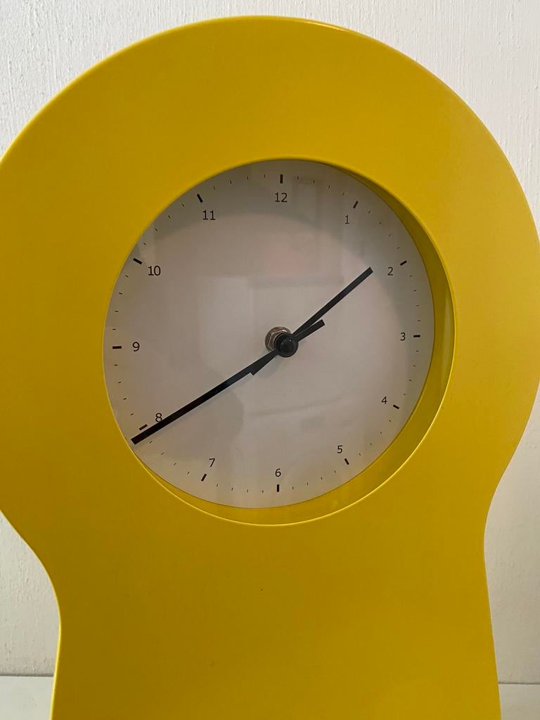 Ikea gele Key Hole tafelklok, Gebruikt, Wekker of Tafelklok, Ophalen of Verzenden, Info@ikea.nl