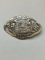 Antieke Zilveren Broche: Hollands Landschap met Boot, Ophalen of Verzenden, Gebruikt, 4 tot 7 cm, Zilver