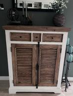 Mooie meidenkast met louvre deurtjes en 3 lades, Ophalen, Gebruikt
