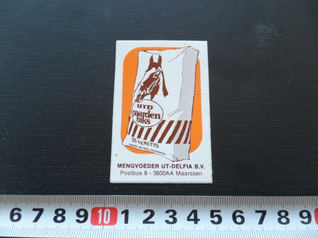 sticker UTD paardenbiks mengvoeder UT-DELFIA maarssen, Ophalen, Zo goed als nieuw