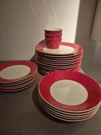 GRATIS Hema serviesset rood/wit, Ophalen, Gebruikt, Keramiek, Effen