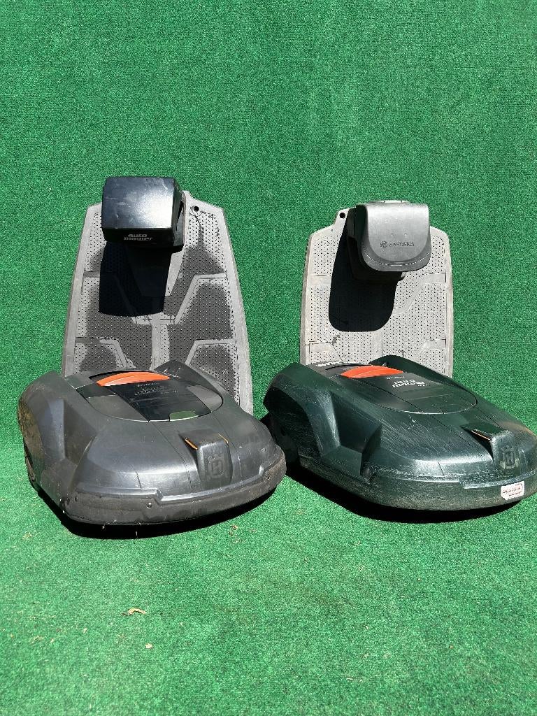 2x Husqvarna Automower (230 ACX en 220 AC) Grote capaciteit, Cirkelmaaier, Gebruikt, Accu-grasmaaier, Ophalen of Verzenden