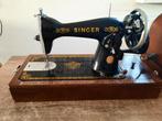 Oude Singer 15N4 hand naaimachine met originele houten kap, Ophalen