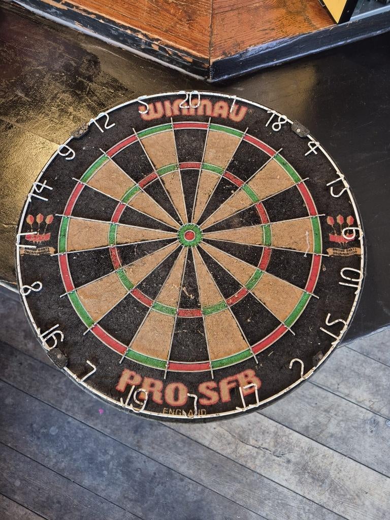 Winmau dartbord, Sport en Fitness, Darts, Ophalen, Gebruikt, Dartbord