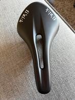 Te koop: Fizik race zadel Aliante R5 breedte 145mm, Ophalen of Verzenden, Overige typen