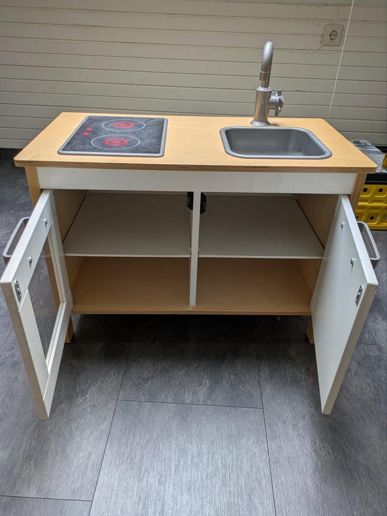 Houten speelkeuken met kookplaat en wasbak, Kinderen en Baby's, Speelgoed | Speelkeukens, Ophalen, Gebruikt, Hout, Speelkeuken