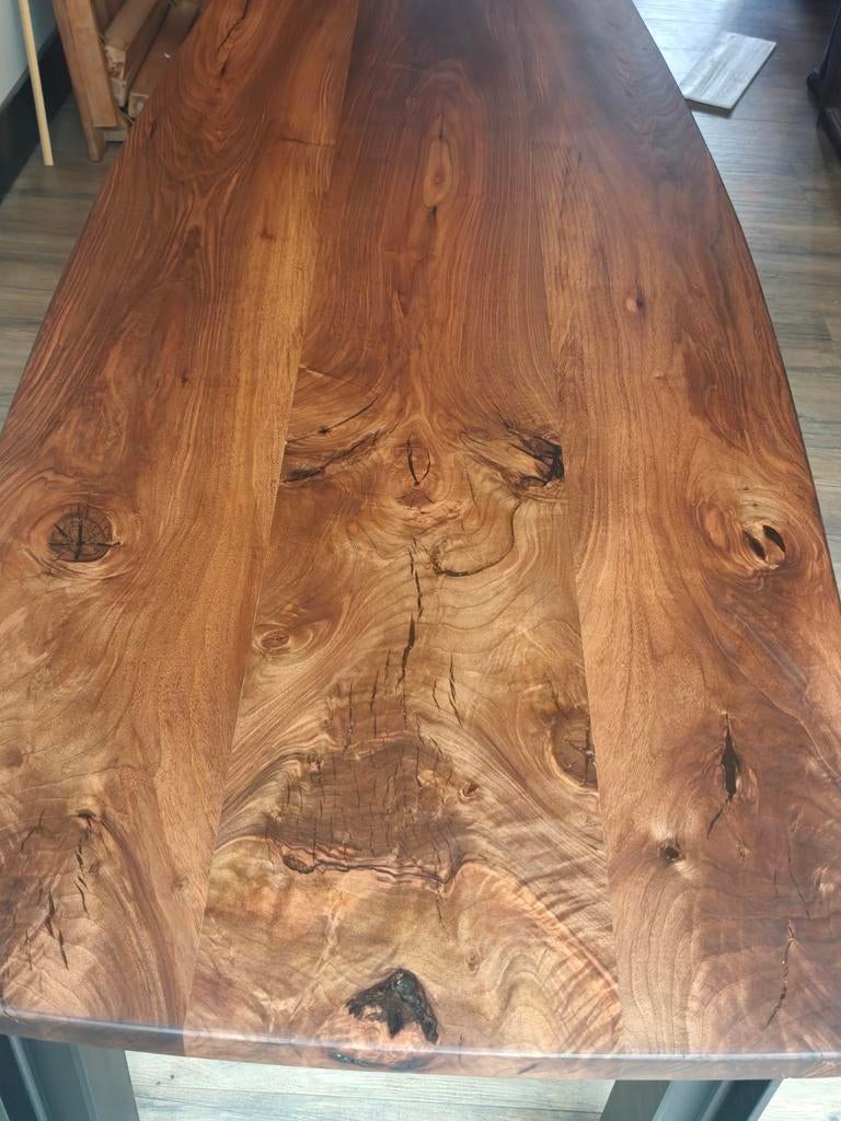 Unieke handgemaakte massief Amerikaans notenhouten tafel, Huis en Inrichting, Overige houtsoorten, Zo goed als nieuw, 150 tot 200 cm