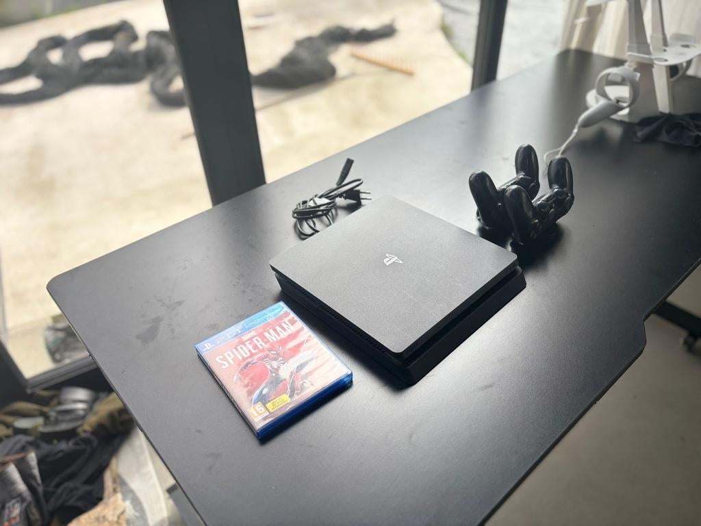 ps4 2 controllers en spijderman, Spelcomputers en Games, Spelcomputers | Sony PlayStation 4, Met 2 controllers, Ophalen of Verzenden
