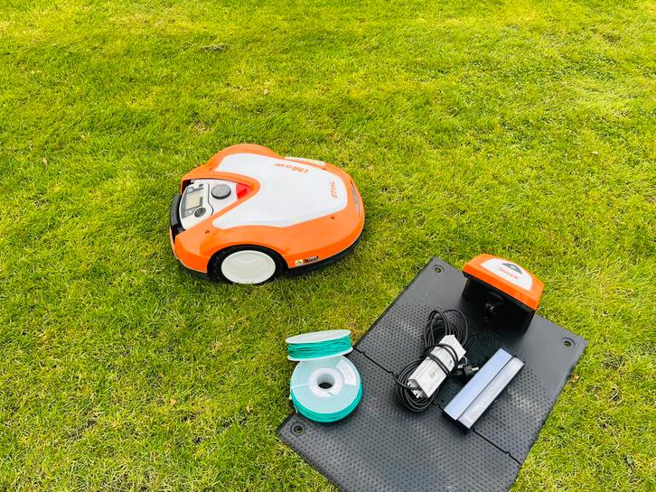 Stihl RMI 632C robotmaaier, Tuin en Terras, Robotmaaiers, Zo goed als nieuw, Meer dan 25 cm, Met regensensor, Bestuurbaar via app