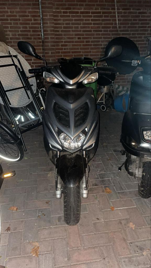Yamaha Aerox 4 takt!, Ophalen, Tweetakt, Gebruikt, Aerox