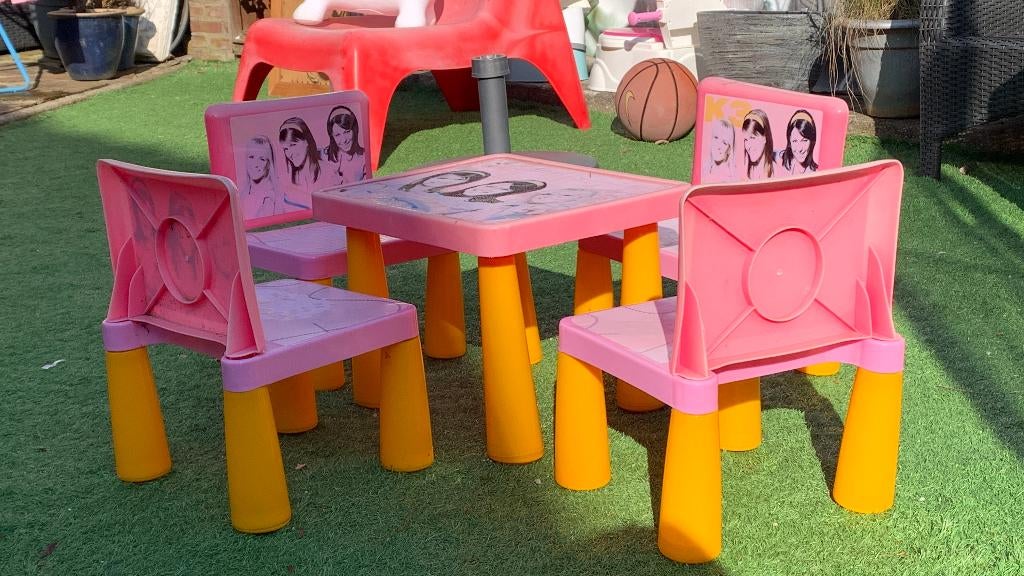 K3 Kindertafeltije met 4 stoeltjes, Ophalen, Gebruikt, Stoel(en)