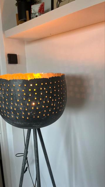 Industriële staande lamp metaal beschikbaar voor biedingen