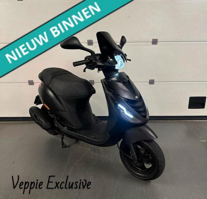 Piaggio Zip Brom 45kmh Mat Zwart S kappen Led Pakket, Fietsen en Brommers, Scooters | Piaggio, Zo goed als nieuw, Zip, Maximaal 45 km/u