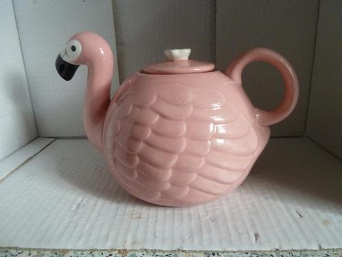 Theepot Kraanvogel roze, Huis en Inrichting, Keuken | Servies, Zo goed als nieuw, Overige typen, Overige stijlen, Aardewerk, Ophalen of Verzenden