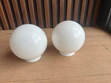 Glazen ArtDeco bolletjes 15cm dia beschikbaar voor biedingen