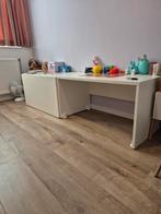 Ikea kast bestaande uit een kist en een klein bureautje, Huis en Inrichting, Bureaus, Ophalen, Met wielen, Gebruikt, Bureau