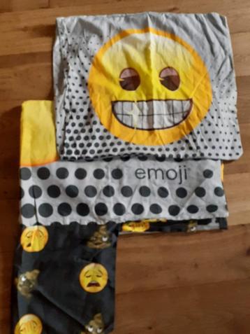 1-persoons dekbedovertrek Emoji tweezijdig met kussensloop beschikbaar voor biedingen