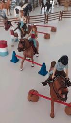 Schleich te koop 3 paarden met ruiter en hindernissen, Ophalen of Verzenden