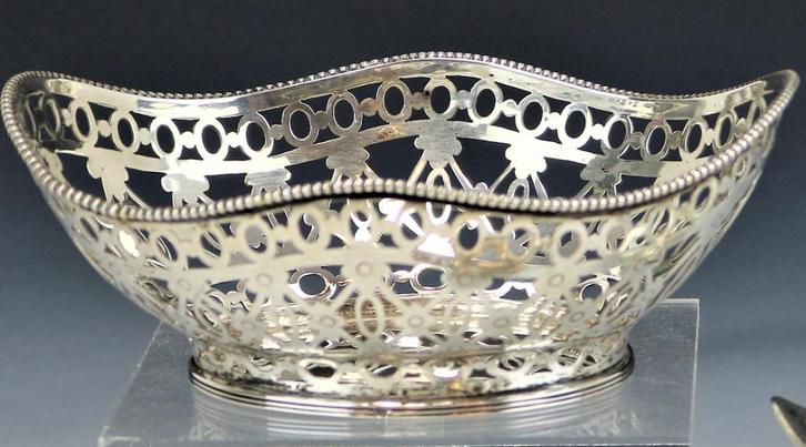 Mooi antiek zilveren bonbonmandje Nederland Schoonhoven, Antiek en Kunst, Antiek | Goud en Zilver, Zilver, Ophalen