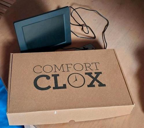 Mooie dementieklok staand of aan wand, Huis en Inrichting, Woonaccessoires | Klokken, Zo goed als nieuw, Wandklok, Digitaal, Ophalen of Verzenden