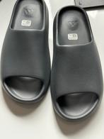 Yeezy Slide Slate Grey Mt 48,5 - Nieuw! Zit als 46, Kleding | Heren, Schoenen, Slippers, Overige kleuren, Nieuw, Ophalen of Verzenden